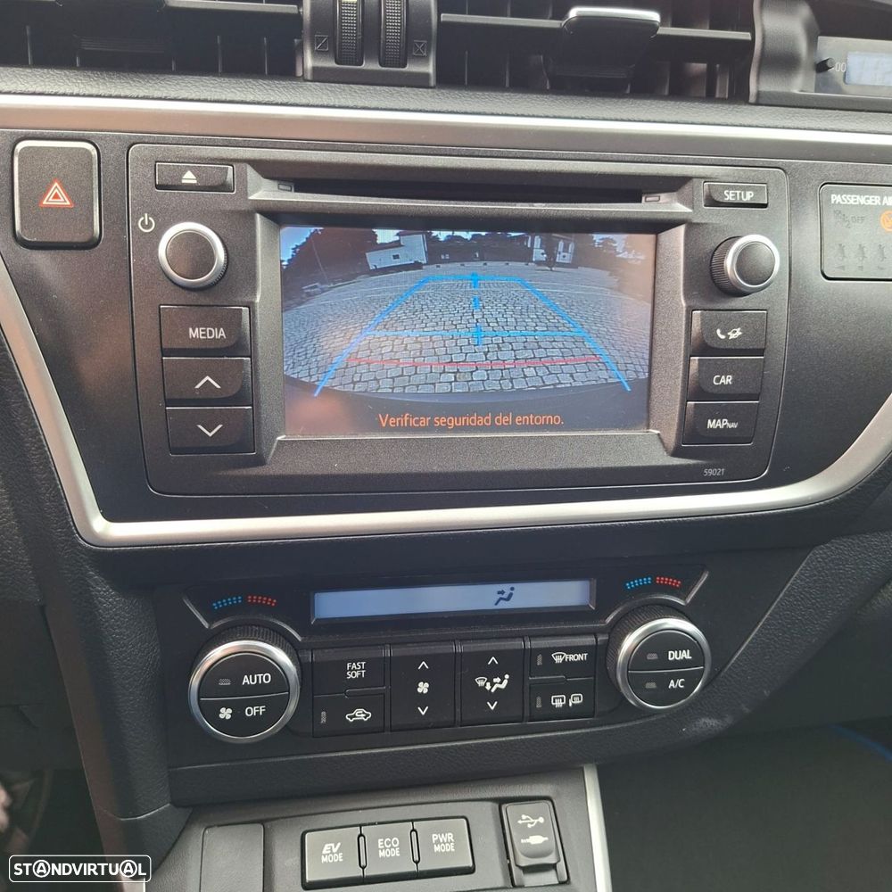 Toyota Auris 1.8 HSD Exclusive - 16