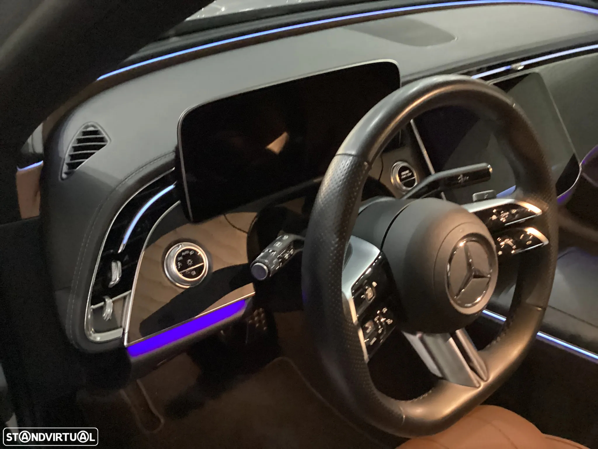 Mercedes-Benz E 300 e AMG Line - 17