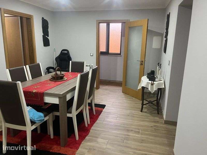 MORADIA T5 casa ideal para você - Grande imagem: 2/12