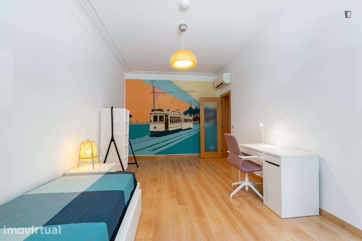 Quarto - localizado em São Sebastião Lisbon - Grande imagem: 3/21