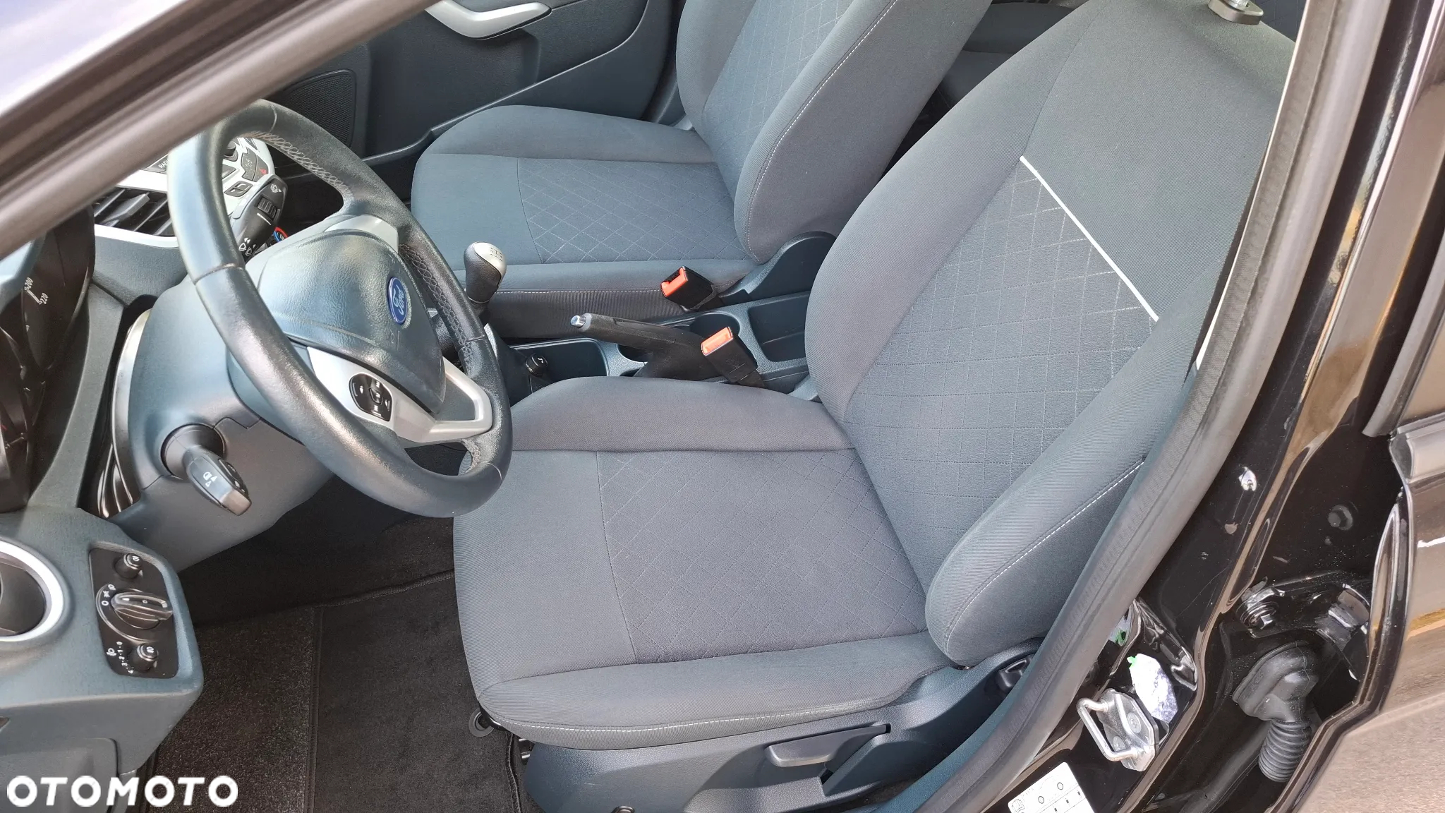 Ford Fiesta 1.25 Champions Edition - 21