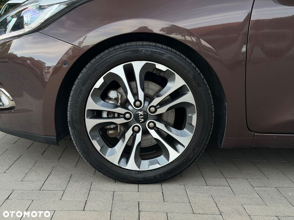 Kia Ceed 1.6 GDI Platinum Edition - 29