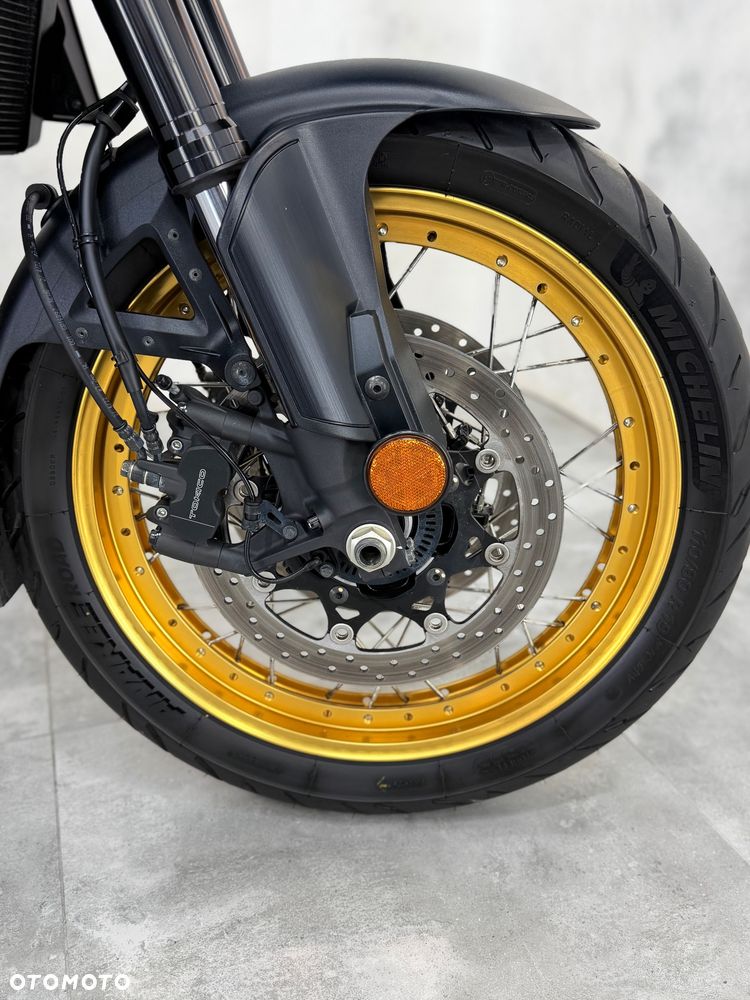 Suzuki V-STROM - 12