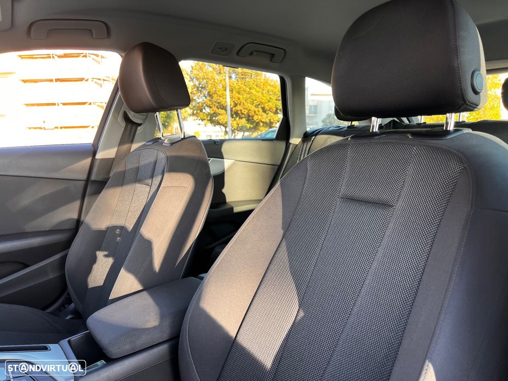 Audi A4 Avant 2.0 TDI Advance S tronic - 4