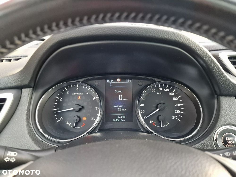 Nissan Qashqai 1.2 DIG-T N-Connecta EU6 - 29