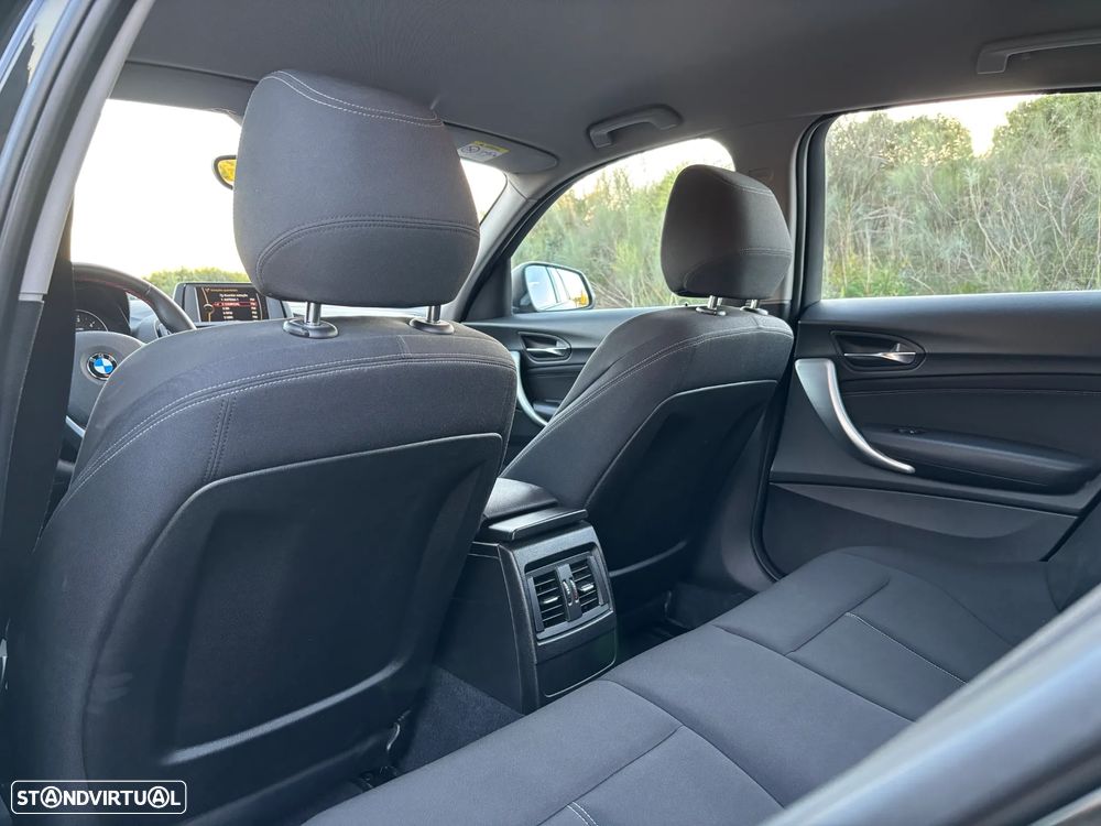 BMW 116 dA Line Sport - 33