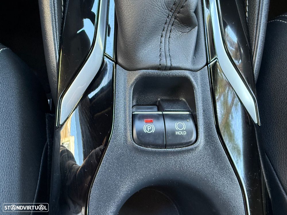 Toyota Corolla 1.8 Hybrid Square Collection - 26