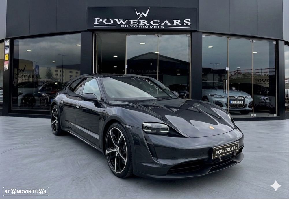 Porsche Taycan Cross Turismo 4 - 5