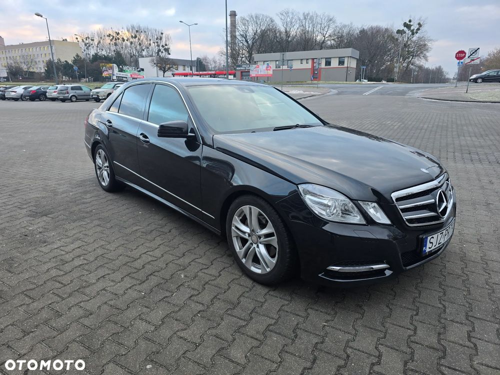 Mercedes-Benz Klasa E 200 CGI BlueEFFICIENCY Automatik - 3