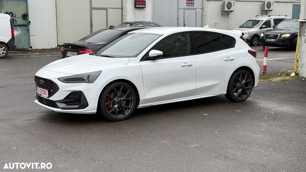 Ford Focus 2.3 Ecoboost 6MT ST X - 6