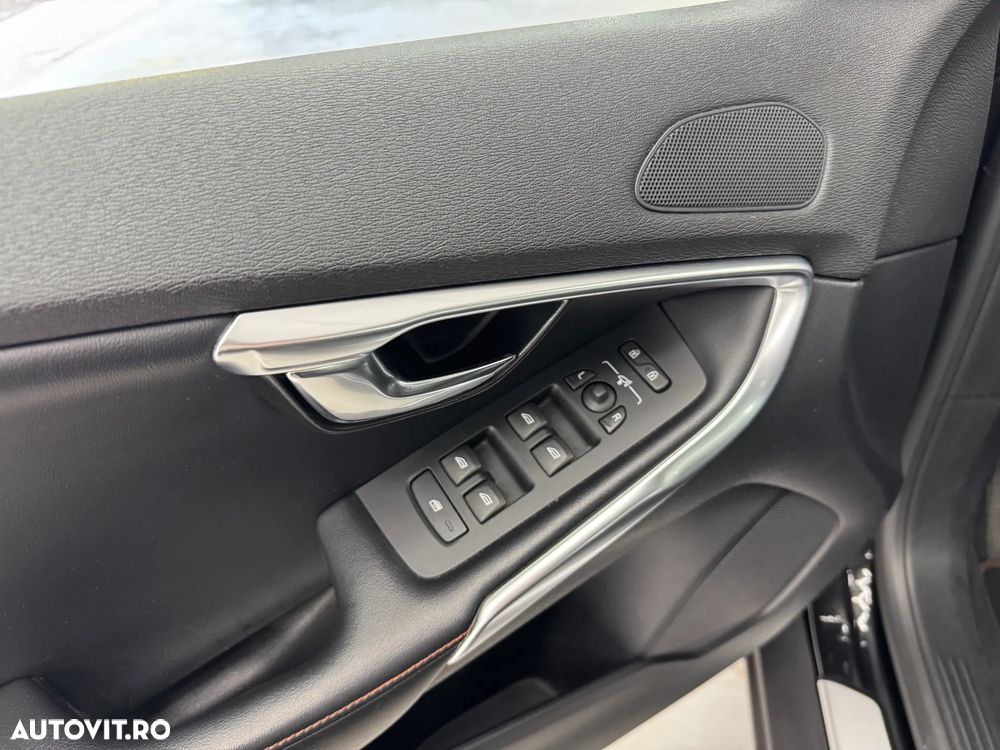 Volvo V40 - 24