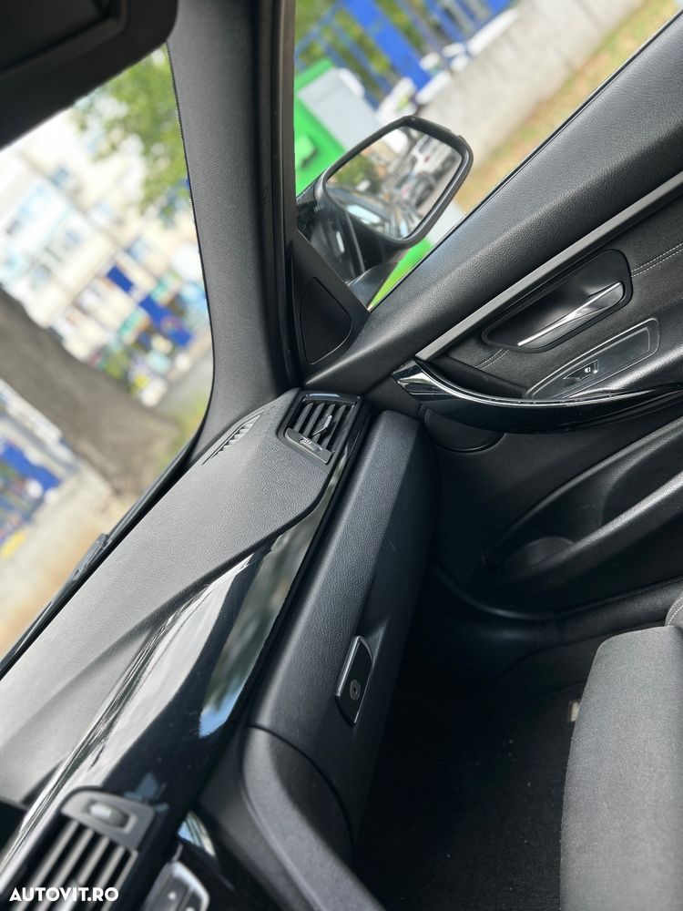 BMW Seria 3 320d Efficient Dynamic Edition Aut. Sport Line - 18
