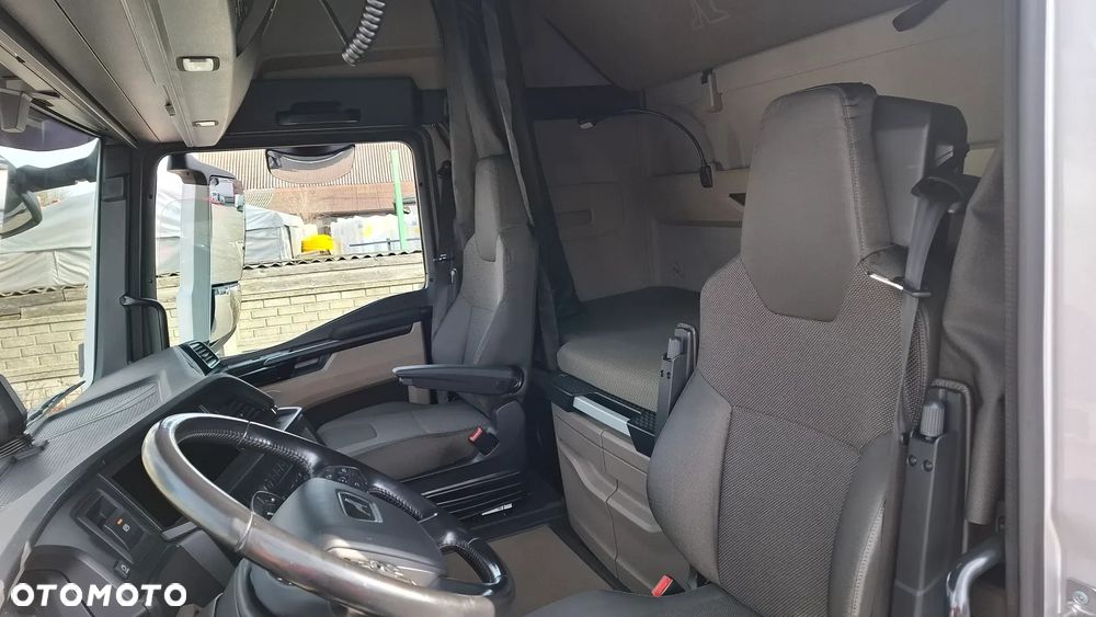 MAN TGX 18.510 / RETARDER / LOW DECK / MEGA / KLIMA POSTOJOWA / NA GWARANCJI 2027 - 24