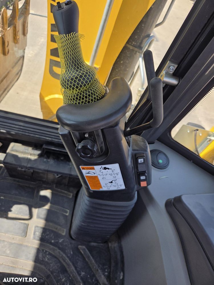 New Holland EX DEMO, 184h, B100D, FULL OPTION, 120CP, cutie automata POWERSHIFT, brat excavare extensibil cu inst picon pe el, MICHELIN, cupa multifunctionala 4x1, FURCI, Aer cond, Certificat CE, posibilitate leasing 4 ani-PROMOTIE 75.900 EUR+Tva - 40