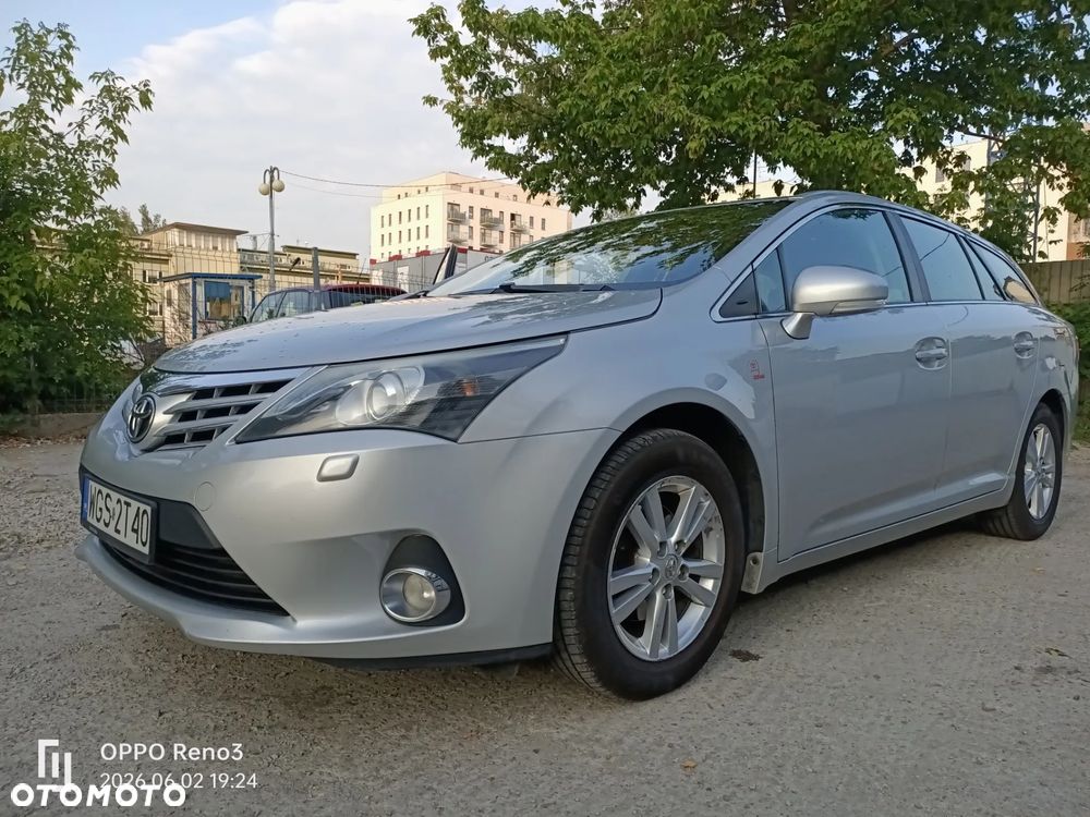 Toyota Avensis 1.8 Sol - 11