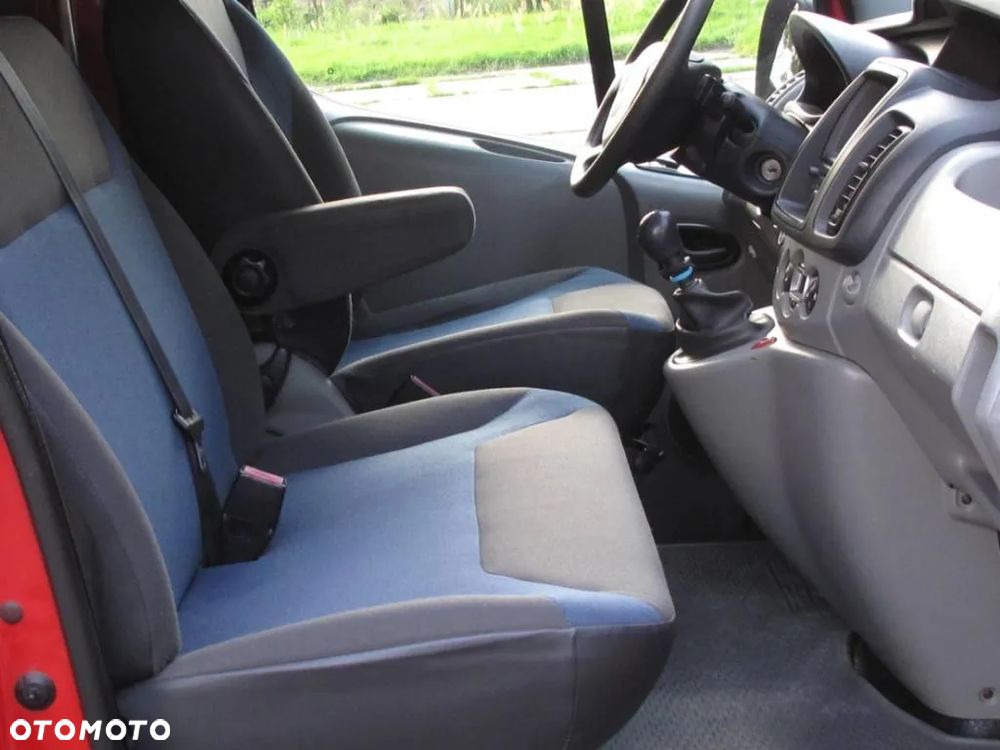 Renault Trafic - 12
