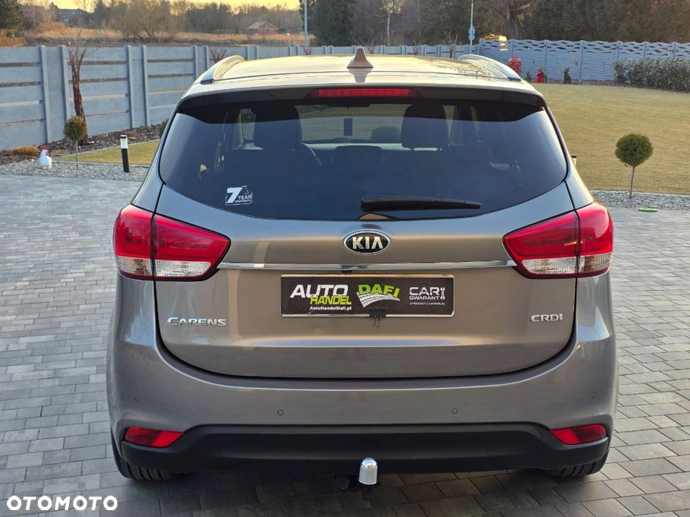 Kia Carens - 36
