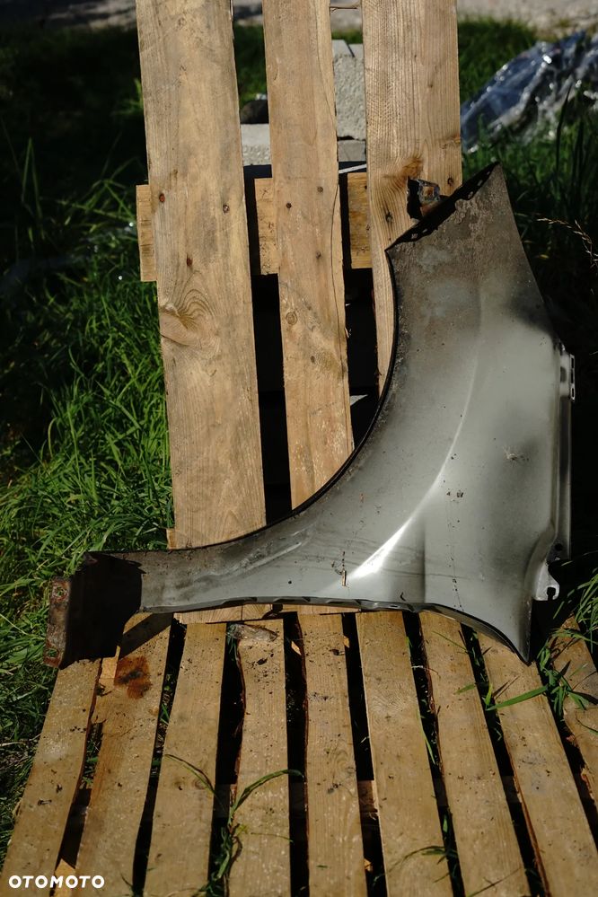 Błotnik przód przedni prawy Ford Fiesta Mk.7 D9 - 6