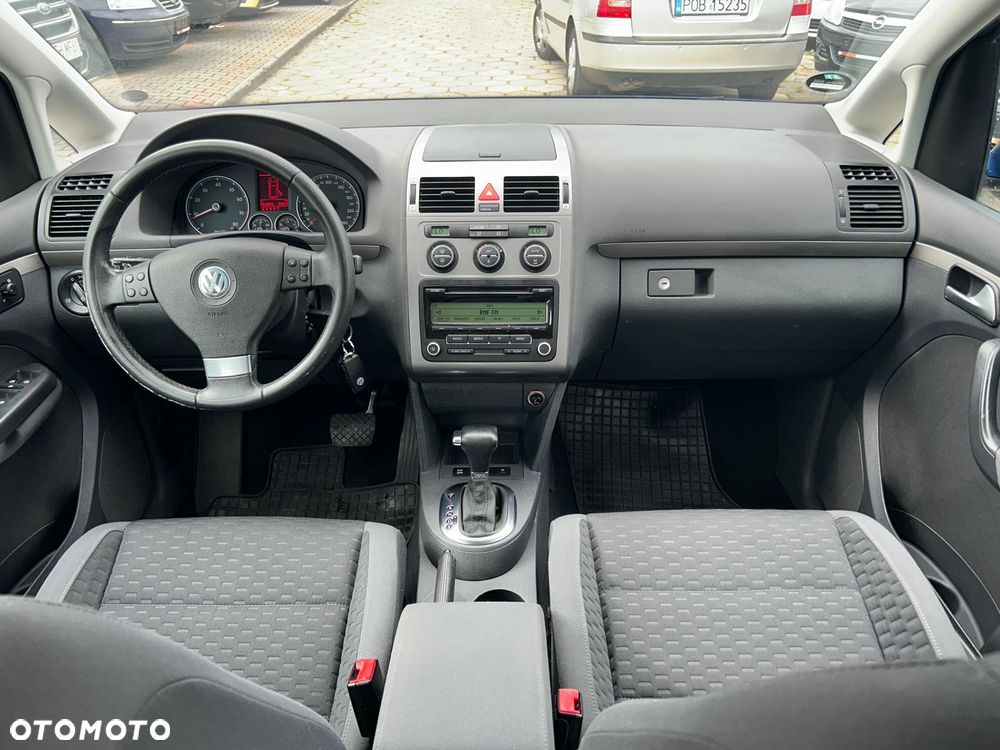 Volkswagen Touran 1.4 TSI DSG Highline - 9