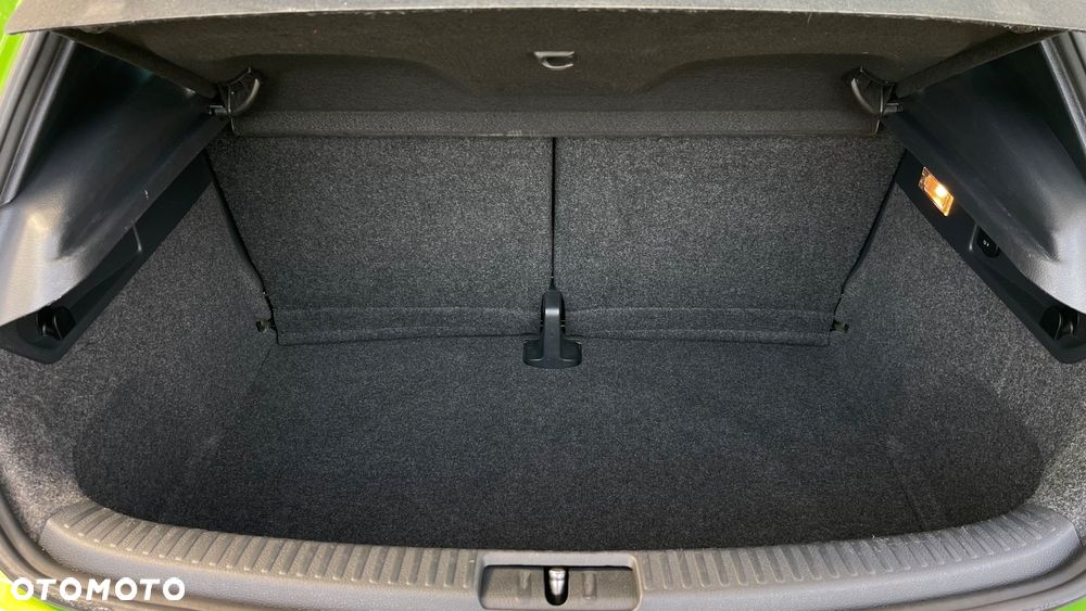 Volkswagen Scirocco 2.0 TDI Blue Motion Technologie Team - 28