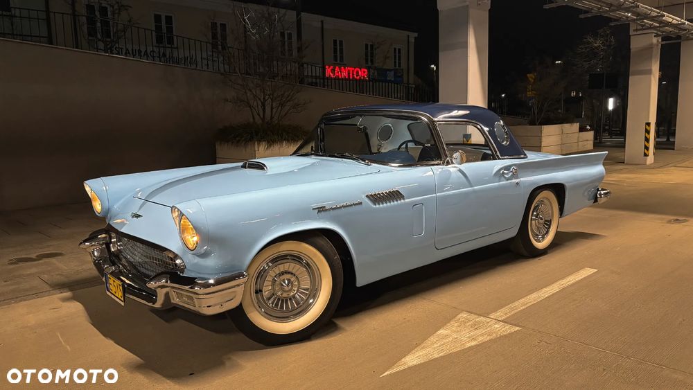 Ford Thunderbird - 2