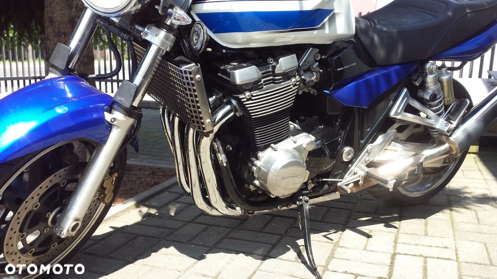Suzuki GSX - 2