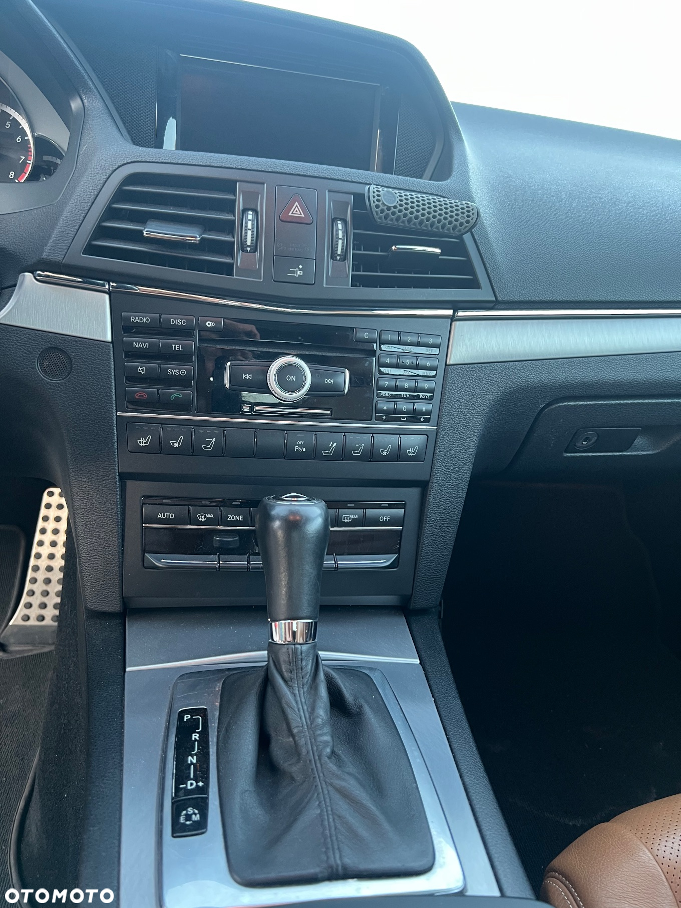 Mercedes-Benz Klasa E 350 CGI Cabrio BlueEFFICIENCY 7G-TRONIC Avantgarde - 17