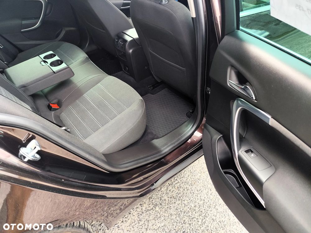 Opel Insignia - 15