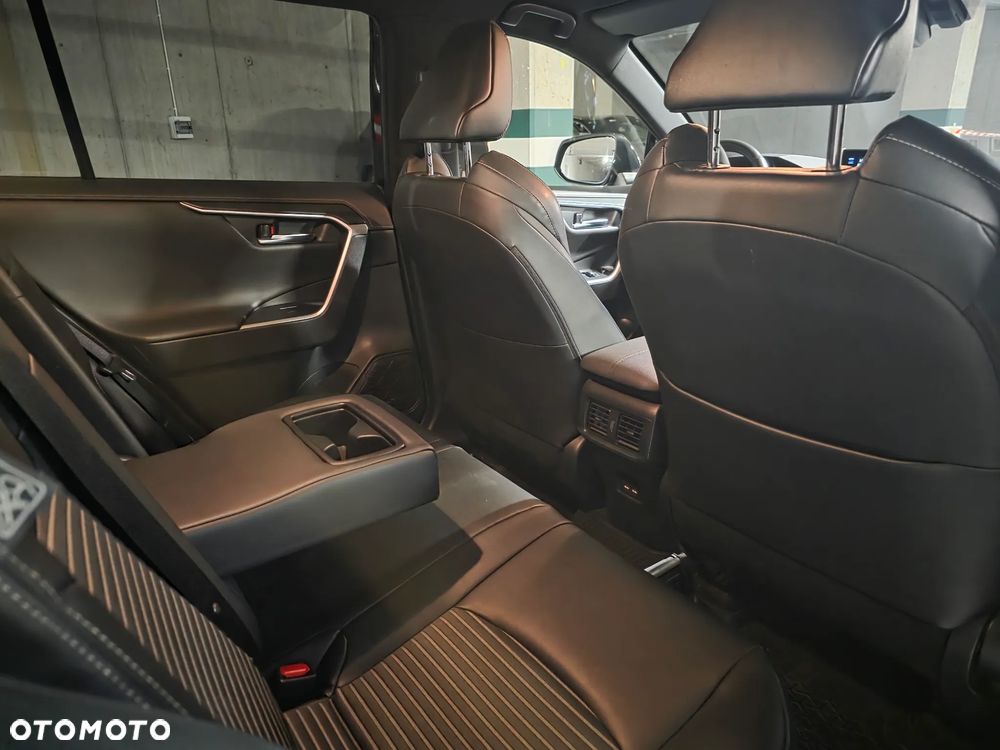Toyota RAV4 2.5 Hybrid Black Edition by JBL 4x4 - 8