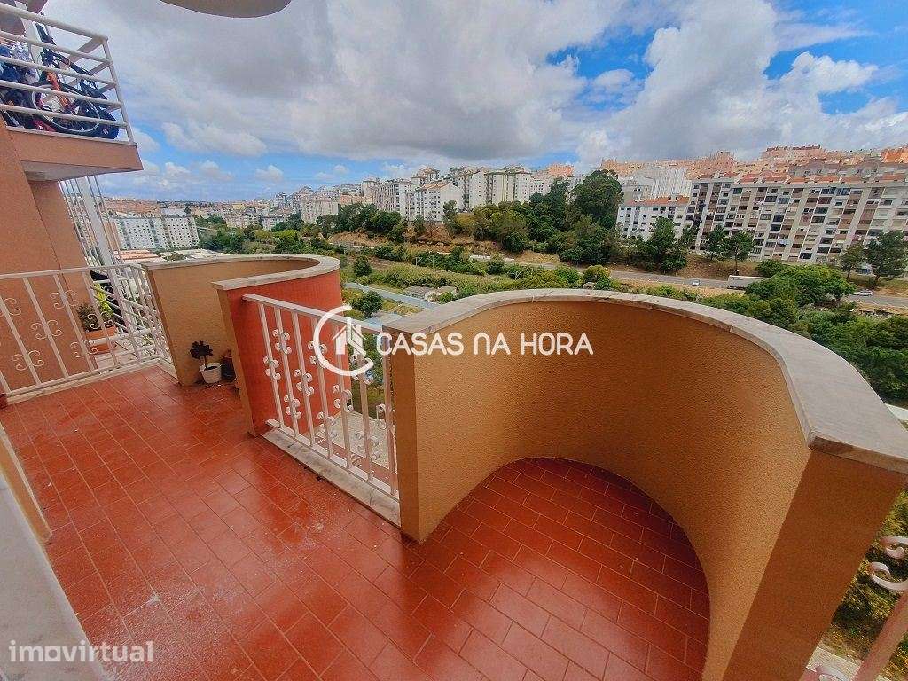 Apartamento T2 - Próximo à Escola Leal da Câmara / Rio de Mouro - Grande imagem: 5/30