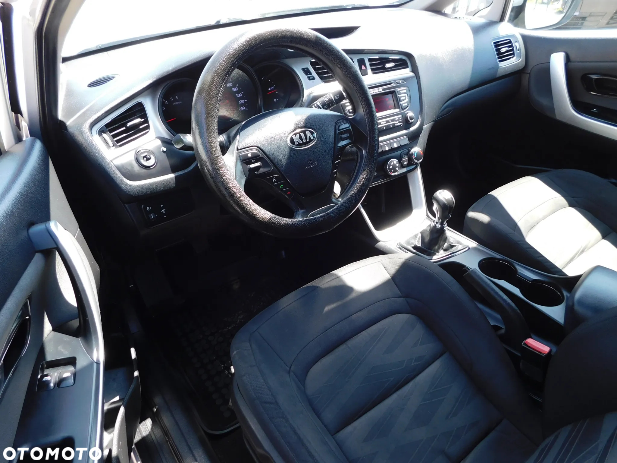 Kia Ceed - 8