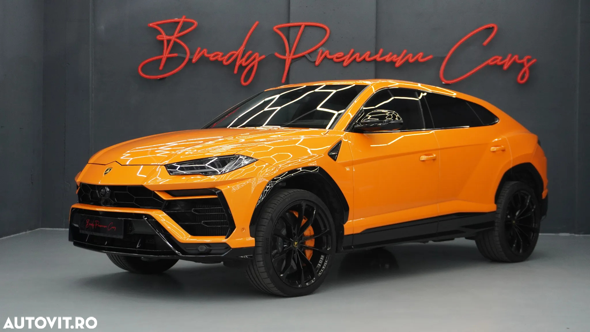 Lamborghini URUS Standard - 30