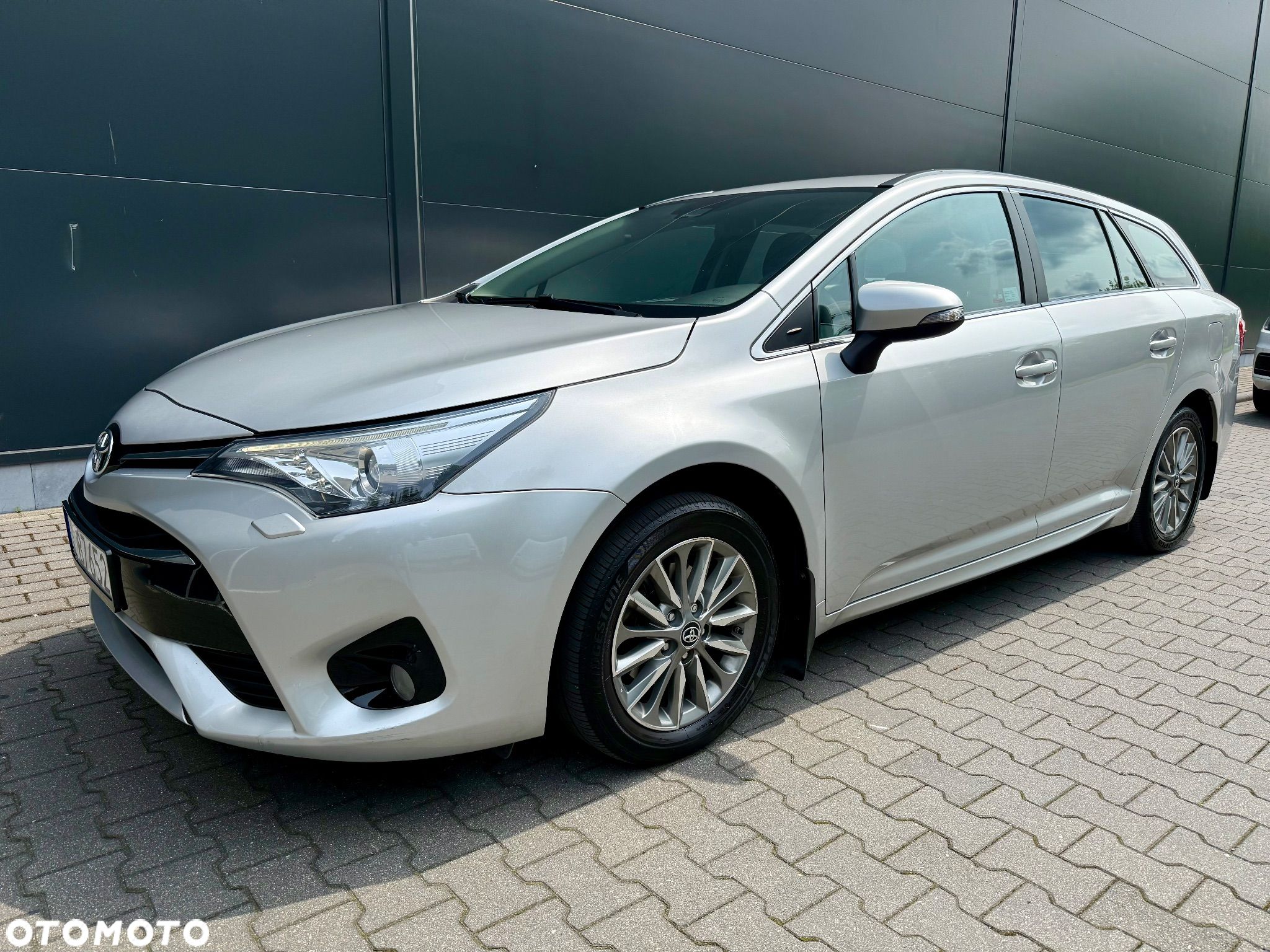 Toyota Avensis - 1
