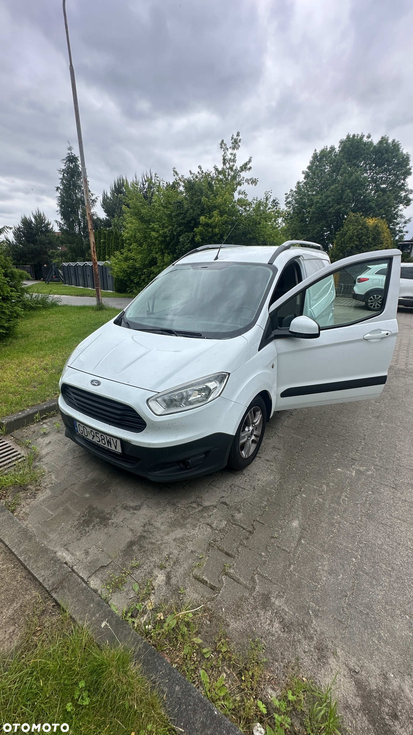 Ford Transit Courier - 2