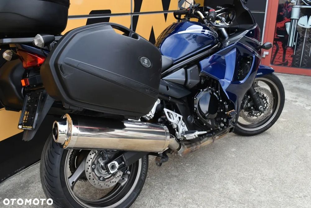 Suzuki GSX - 30