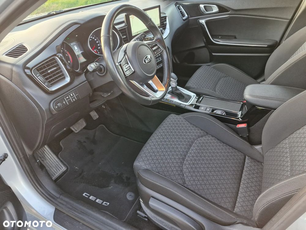 Kia Ceed 1.6 CRDi Eco-Dynamics+(48V Mild-Hybr.) DCT7 Vision - 26