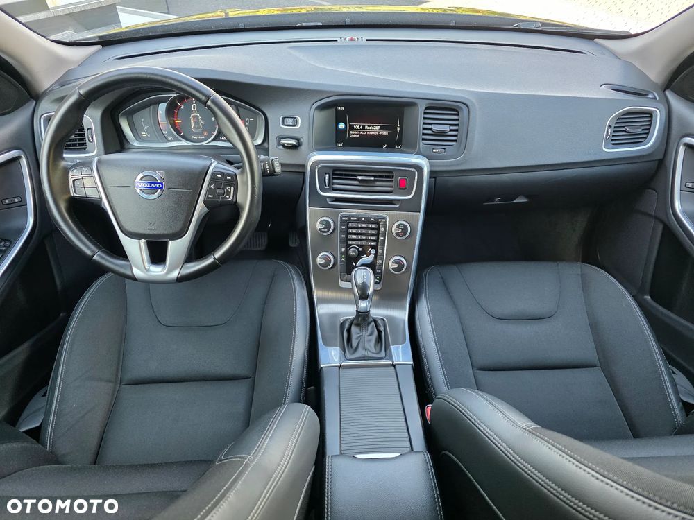 Volvo V60 D4 Geartronic Momentum - 7