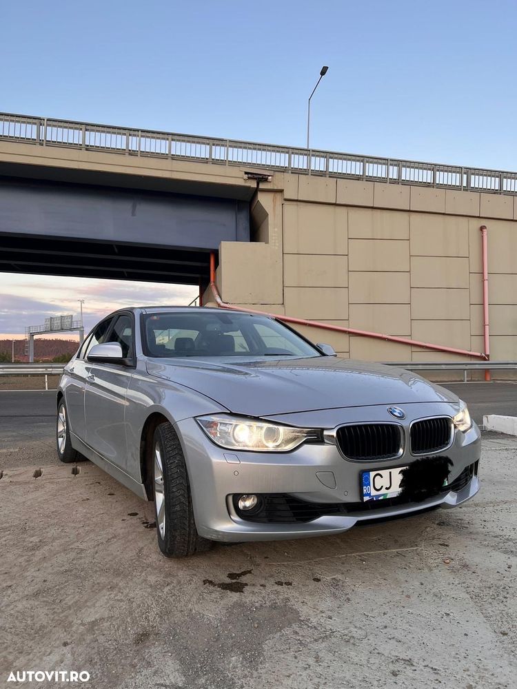 BMW Seria 3 328i xDrive Aut. - 15