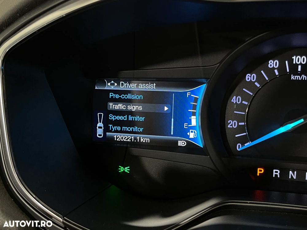 Ford Mondeo 2.0 HEV Titanium - 28