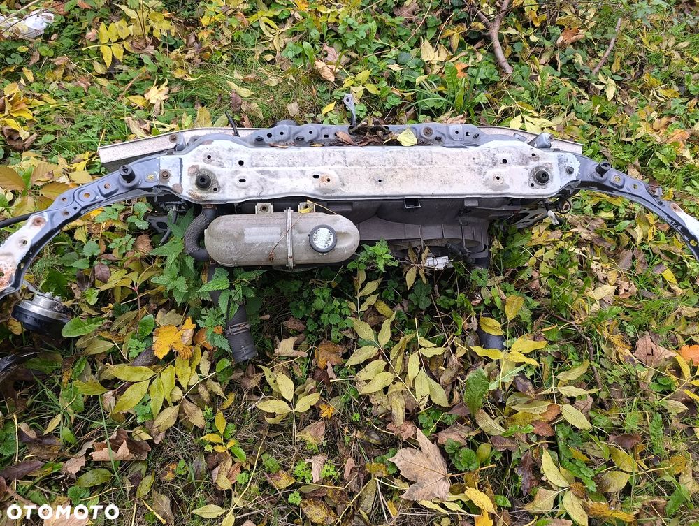 PAS PRZEDNI WZMOCNIENIE CHLODNICE LEXUS IS 220 - 3