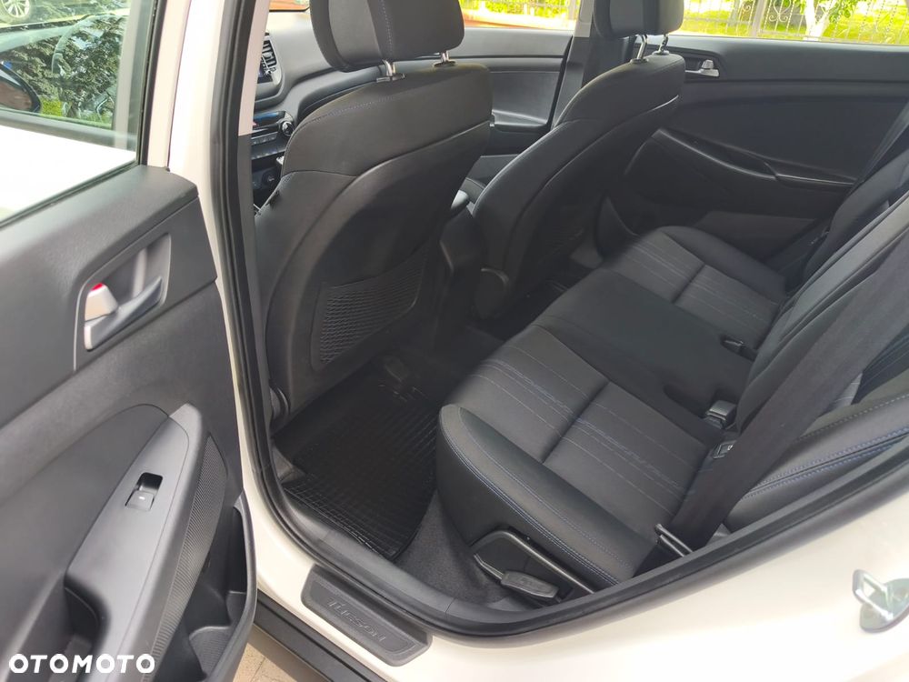 Hyundai Tucson 1.6 GDi 2WD Select - 11