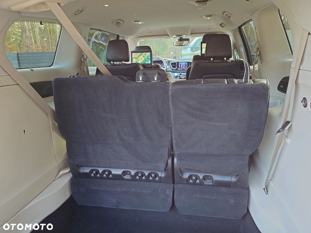 Chrysler Pacifica - 13