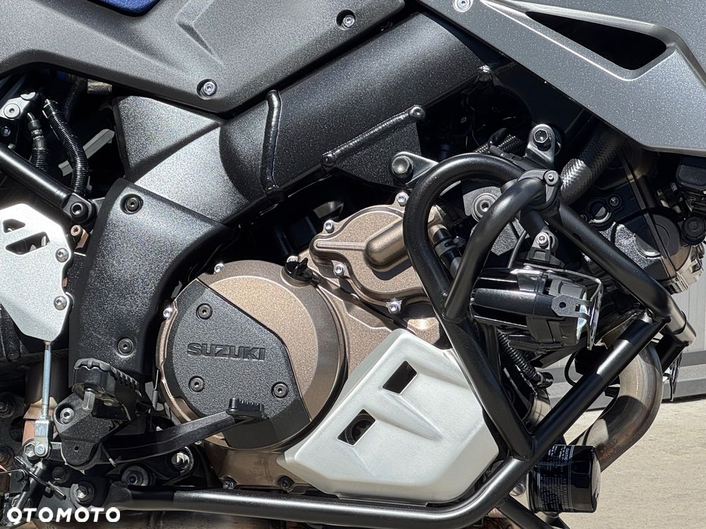 Suzuki V-STROM - 8