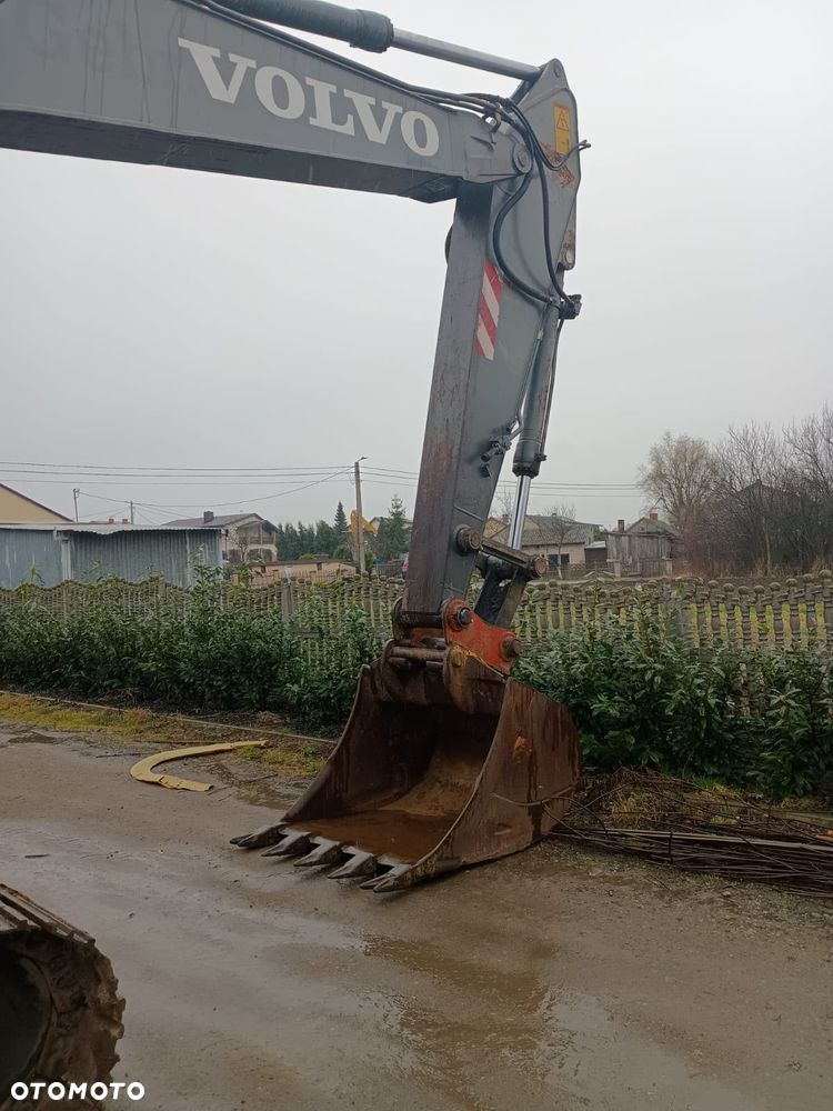 Volvo EC240 BNLC - 11