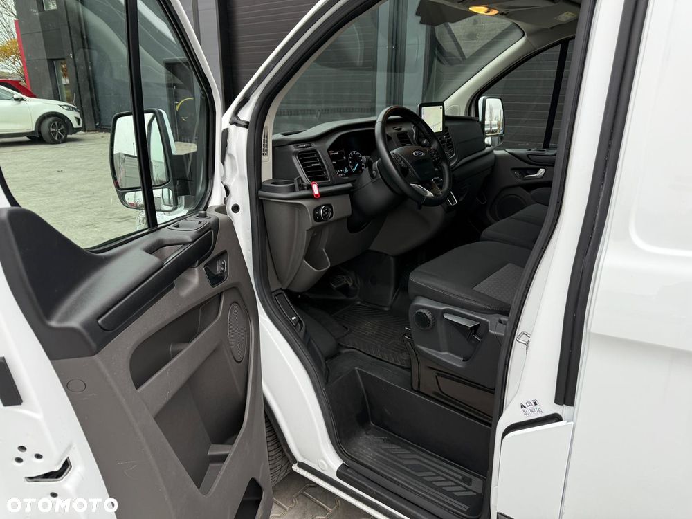 Ford TRANSIT CUSTOM - 12