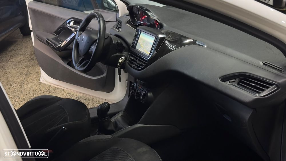 Peugeot 208 PureTech 68 Urban Move - 26