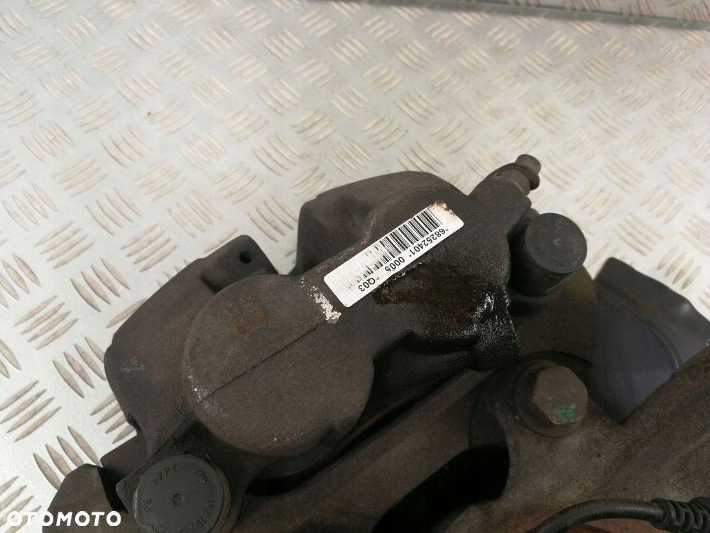 zacisk hamulcowy piasta zwrotnica lewy przód MERCEDES ML GL W164 X164 3,2 D - 4