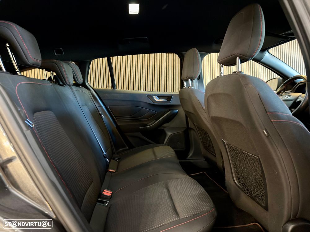 Ford Focus SW 1.0 EcoBoost ST-Line Aut. - 33