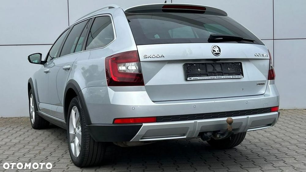 Skoda Octavia Scout 2.0 TDI 4x4 DSG - 13