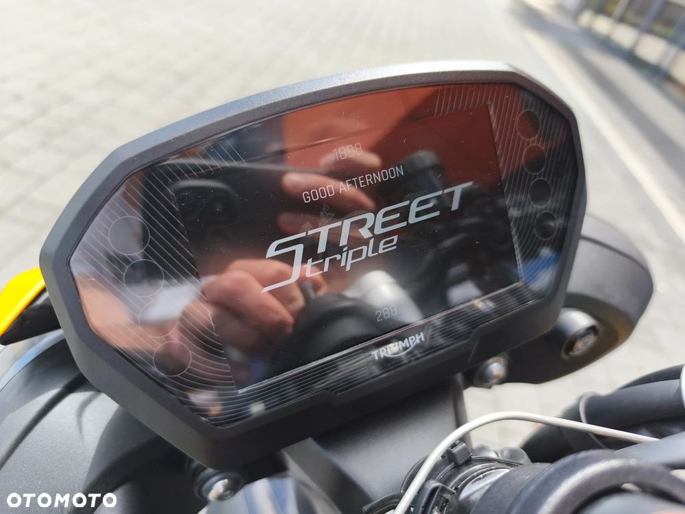 Triumph Street Triple - 9